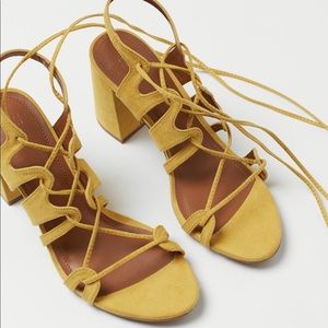 Sandals Heels Yellow - HM NWT